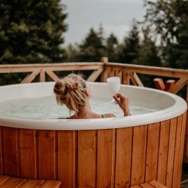 Babiogórska Chata - dom z bali z jacuzzi i sauną, hotell sihtkohas Zawoja