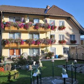 Edelsteinhotel Guniwirt, hotel a Krakaudorf