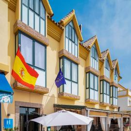 Hotel Doña Matilde, hotel u gradu Estepona