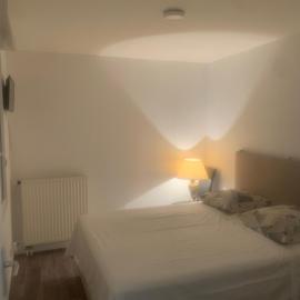 Belle chambre privée dans un appartement à Nogent sur Marne, hotel in Nogent-sur-Marne