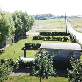 Camping des Saules โรงแรมในJurbise