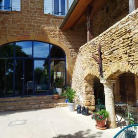 La ferme du vincent، فندق في Liergues