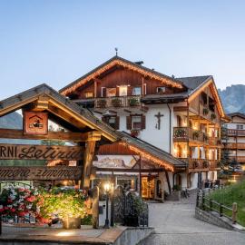 Garnì Letizia, hotelli kohteessa Campitello di Fassa