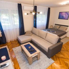 Apartman Studio Blue, hotel in Subotica