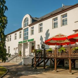 Hotel Biały Domek, hotel v destinácii Wałcz