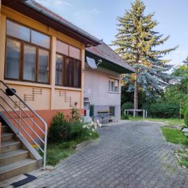 Zadora Haus, hotel en Săcele