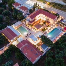 Makris Yialos Apartments، فندق في لاسي