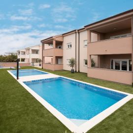 Apartmani Villa Ruby، فندق في Linardići