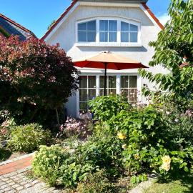 Strandbummelhaus โรงแรมในวาร์เนอมึนเดอ