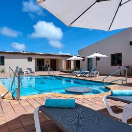 Bubali Luxury Apartments - Adults Only - Wheelchair Friendly, hotel in Eagle Beach