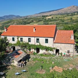 chevalier claudio, hotel u gradu 'Agnone'