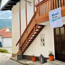 Family Home Kobarid - Soca and Nadiza apartament, hotel u gradu Kobarid