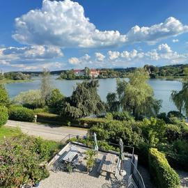 Chiemgau, Seeblick, Haus am Weinberg, 83370 Seeon Oberbayern, hotel in Seeon-Seebruck