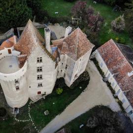 Grand gîte au château de Betz-le-Château, hotel a Betz-le-Château