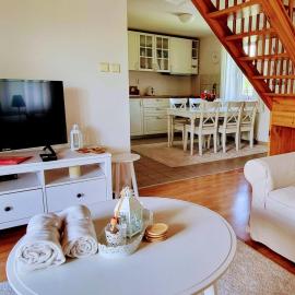 Holiday Home Holiday Hill 42 by Interhome, hotel din Čistá