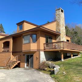 O7 Slopeside Bretton Woods Resort cottage with upscale stylings cozy decor tons of space, hotel sa Carroll