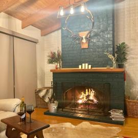 Two Mountains Lodge - Modern Alpine Retreat with Spa - 3mins to Mt Buller, hotel a Mount Buller