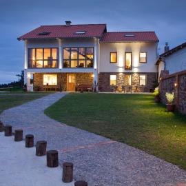 Casona Canto Llano, hotel in Piedeloro