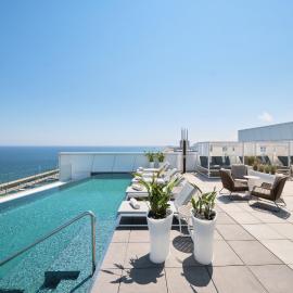 Hotel Marina Badalona, khách sạn ở Badalona