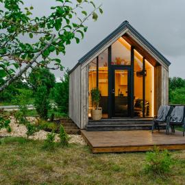 Unique Tiny House at Saaremaa Golf & Country Club, hotel u gradu Kuresare