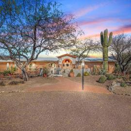 Saguaro Family Oasis - Pool, Hot Tub, Privacy acre