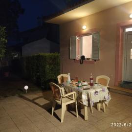 Ήσυχο οικογενειακό σπίτι., hotel a Astros