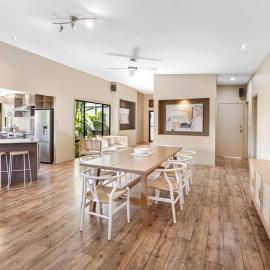 Mudjimba Escape-pet friendly, luxury villa w/ pool: Mudjimba şehrinde bir otel