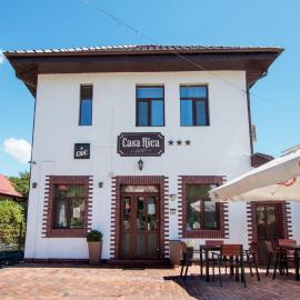 Pensiunea Casa Rica Calimanesti Caciulata, hotel in Călimăneşti