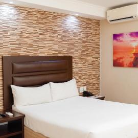 डर्बन में, होटल Bayside Hotel 100 Pixley Kaseme Street (West Street)