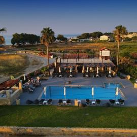 Odos Oneiron Tavronitis Bay, מלון בטברוניטיס