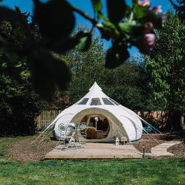Appleblossom Yurt, hotel in Alkborough