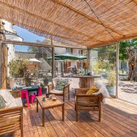 Viesnīca Hotel Les Vieux Acacias pilsētā Queyrac