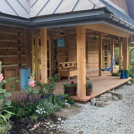 Chyża Hapełe, hotel u gradu 'Zatwarnica'