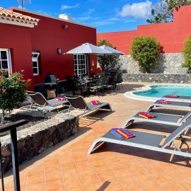 Villa Consuelo - Quiet Location Close to Resorts, hotel a Buzanada