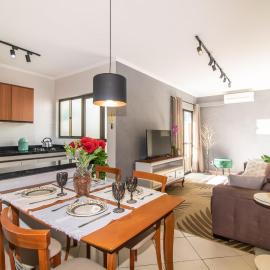 Apartamento Moderno com Terraço à 4Km do Consulado USA