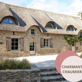 Maison typique bretonne avec toit de chaume: Camors şehrinde bir otel