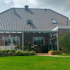 Luana`s White Cottage, hotel u gradu Surwold
