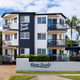 River Sands Apartments: Maroochydore şehrinde bir otel