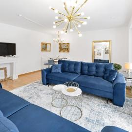 Zwei Zimmer Wohnung im Stadtzentrum mit Tiefgaragenplatz، فندق في ميونخ