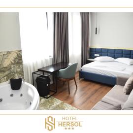 HOTEL HERSOL, hotel in Durrës