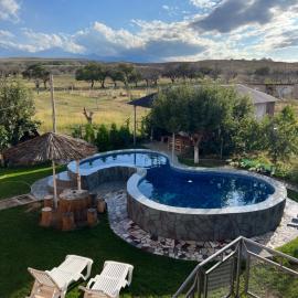 Guest house and yurt camp "Aktan"، فندق في Bokonbayevo