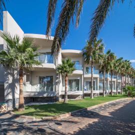 Aeolos Beach Resort, hotel Máliában
