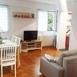 Apartamento en San Sebastián con plaza de parking gratis: Loyola'da bir otel