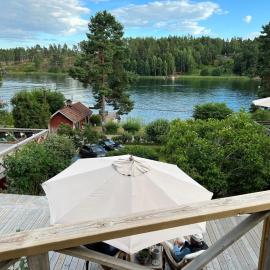 Exclusive guesthouse with stunning Seaview!, Hotel in Värmdö