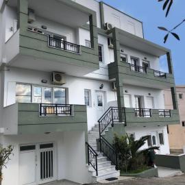 Blue Sky Apartments, hotel v destinácii Makry Gialos