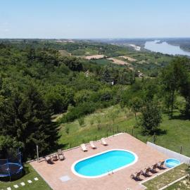 Banda Pool ,Danube View, Fruška Gora