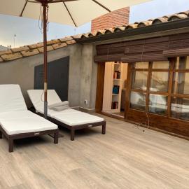 Apartamento céntrico con WIFI y climatizado de 1 habitación y sofá-cama para 3 personas, hotel in Santa Coloma de Farners