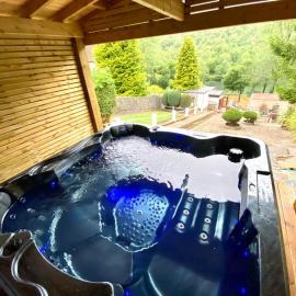 Lakeside View With Hot Tub, hotel din Abertillery
