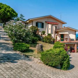 Beautiful Home In Belsito With Wifi