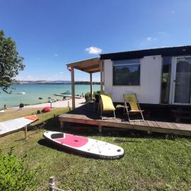 Rozkoš beach mobilheim, hotel in Velká Jesenice